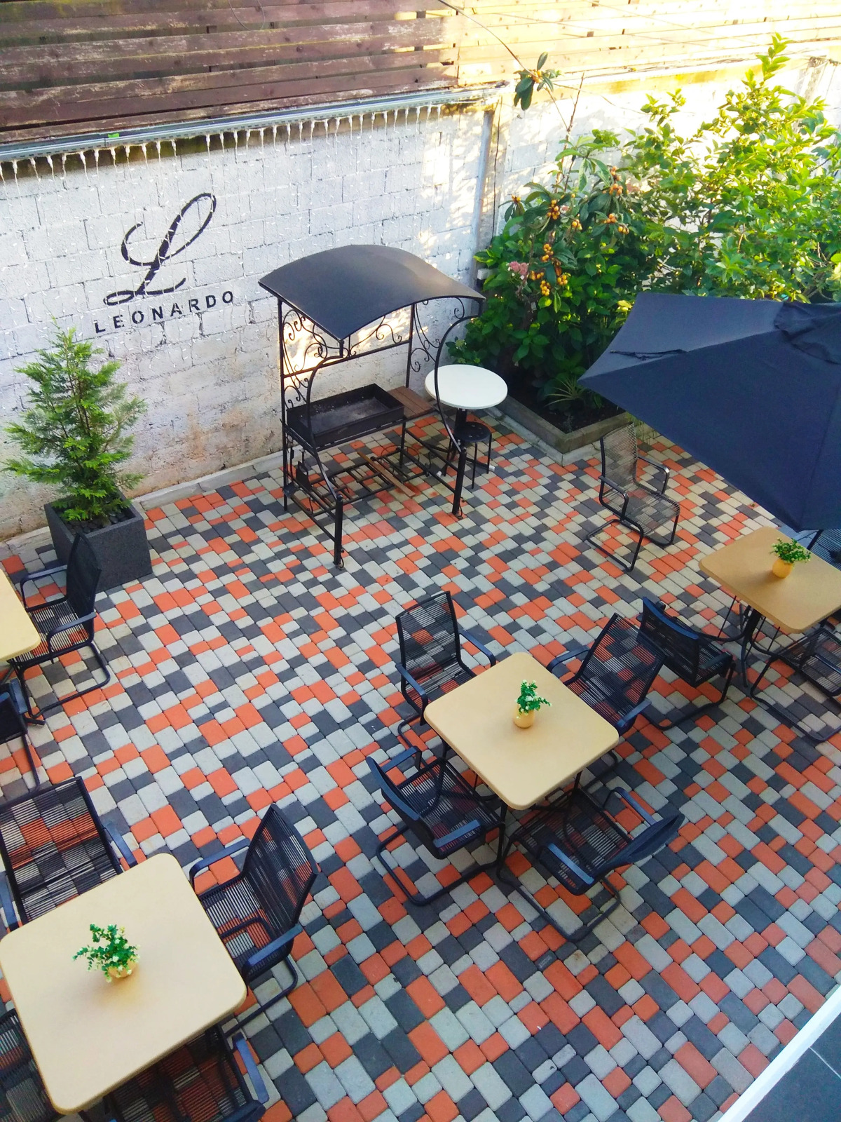 Отель Леонардо