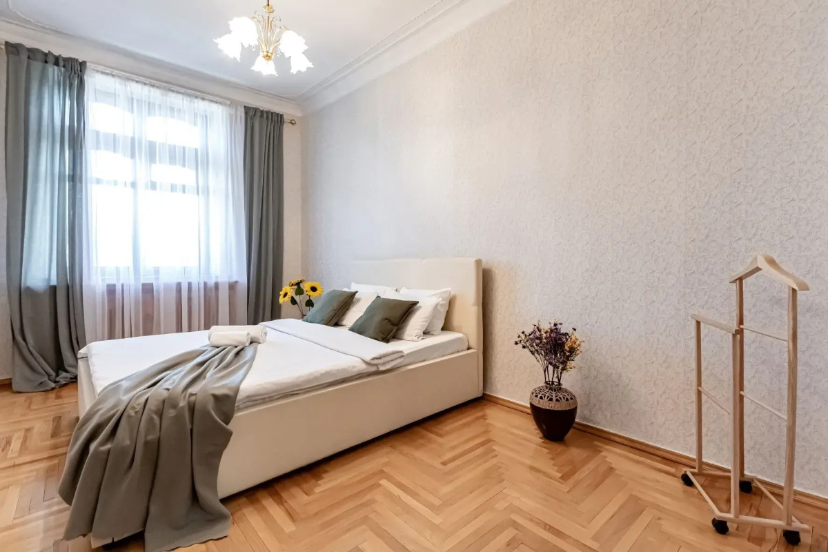 Апартаменты на Куйбышева Ирины Савельевой в центре курортного бульвара