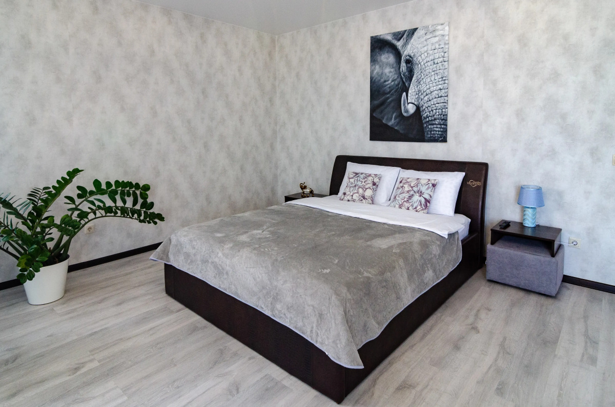 Апартаменты Красный Квадрат на Набережной