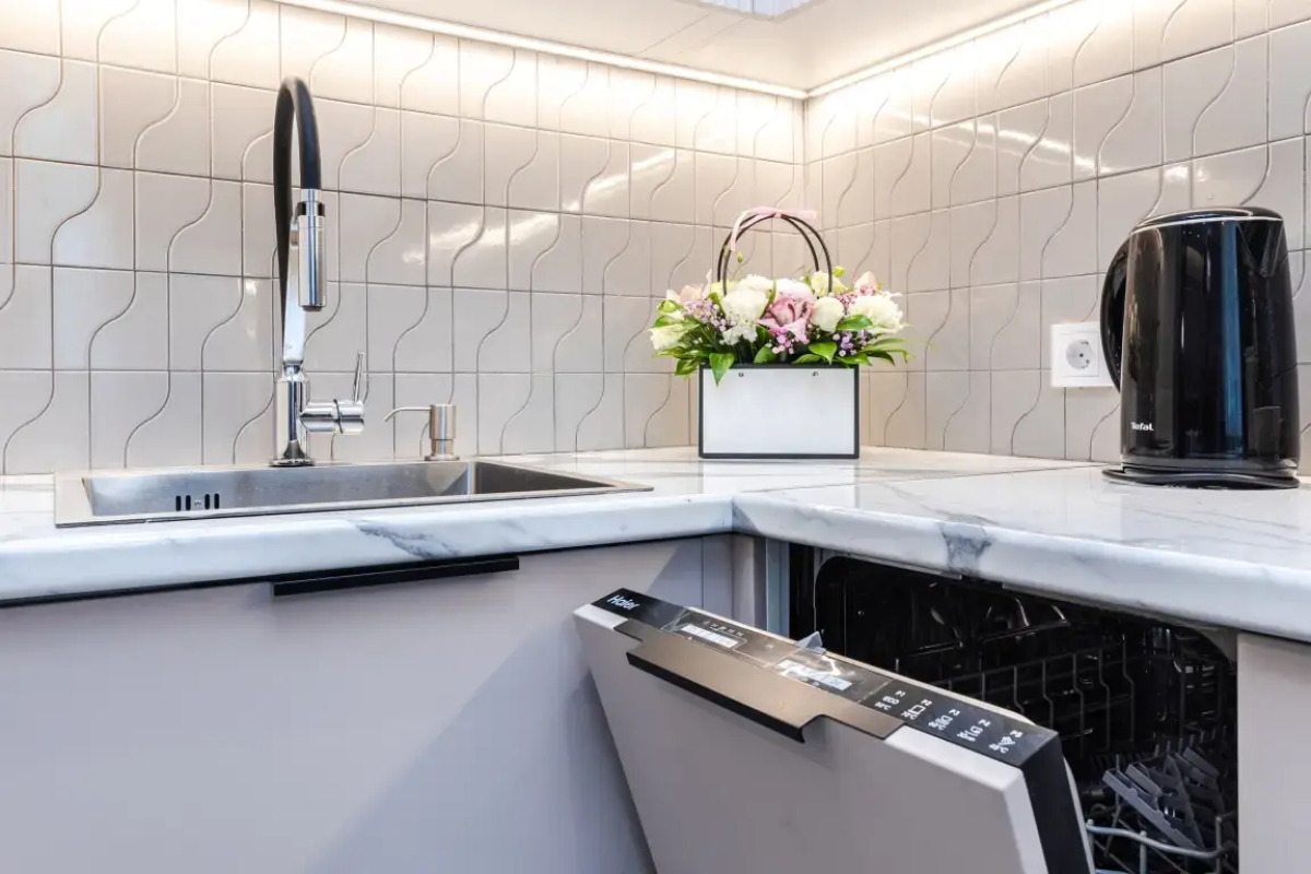 Апартаменты «Бордовый шик» в районе ВДНХ «Эстет Апарт»