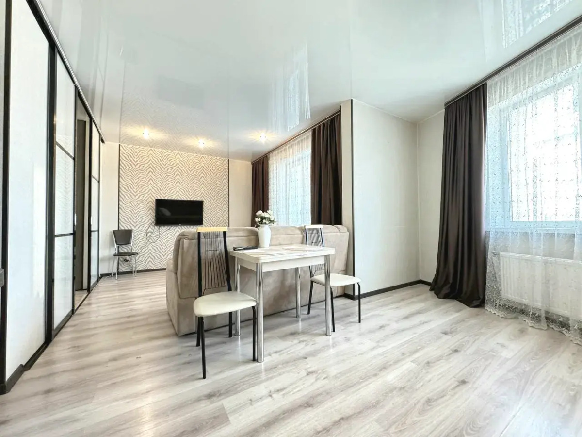 Квартира двухкомнатная с видом на реку на Притомском рядом с Кузбасс-Арена