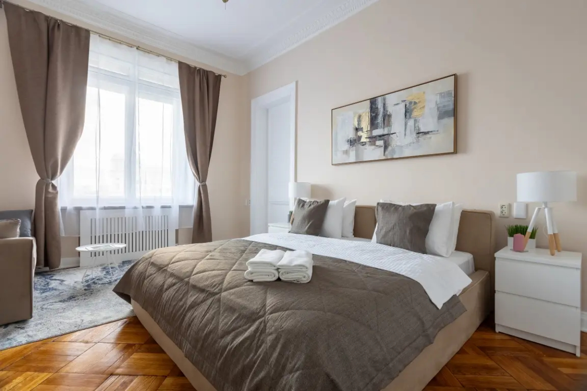 Апартаменты Улучшенные с Двумя Спальнями и Балконом