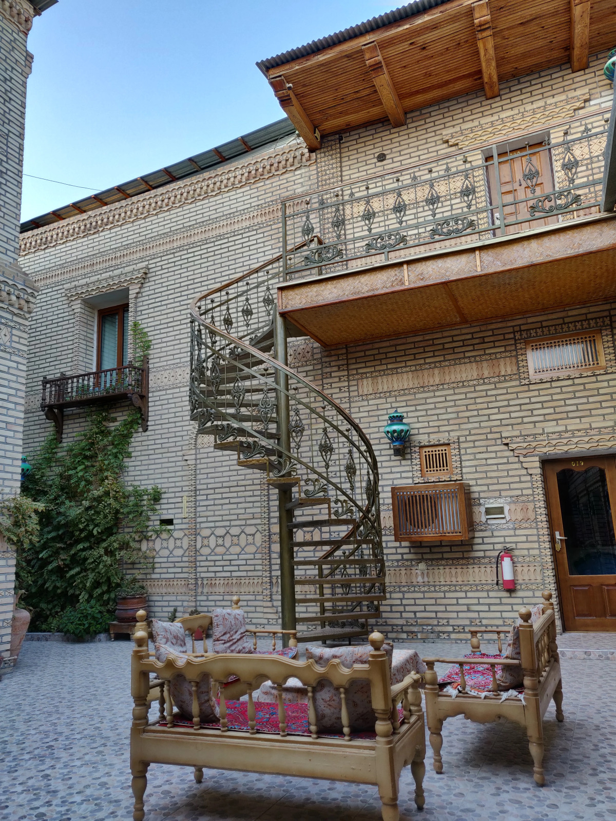 Отель Sasha & Son