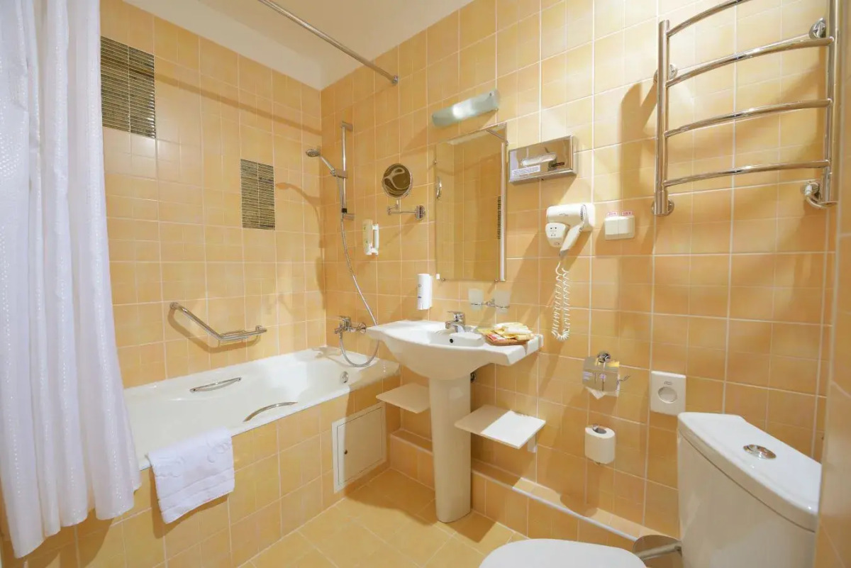 Отель Cronwell Inn Стремянная