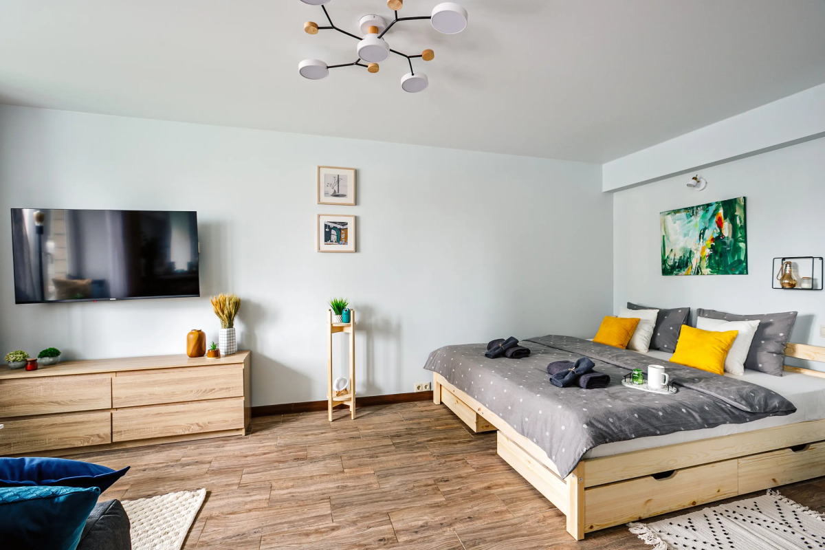 Апартаменты Butyrsky Cozy with Terrace, Parking and King-size Bed