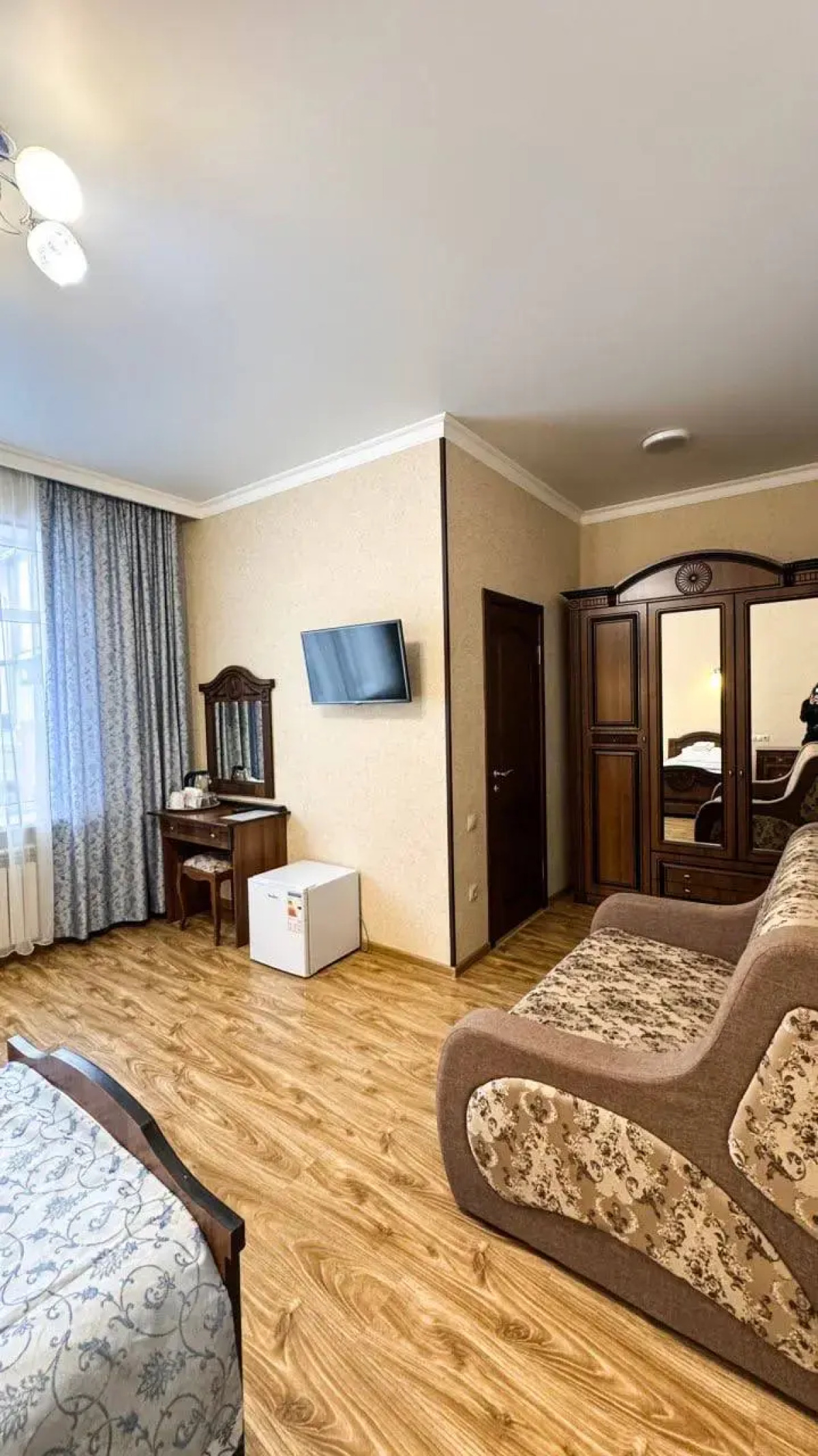 Отель Кавказ