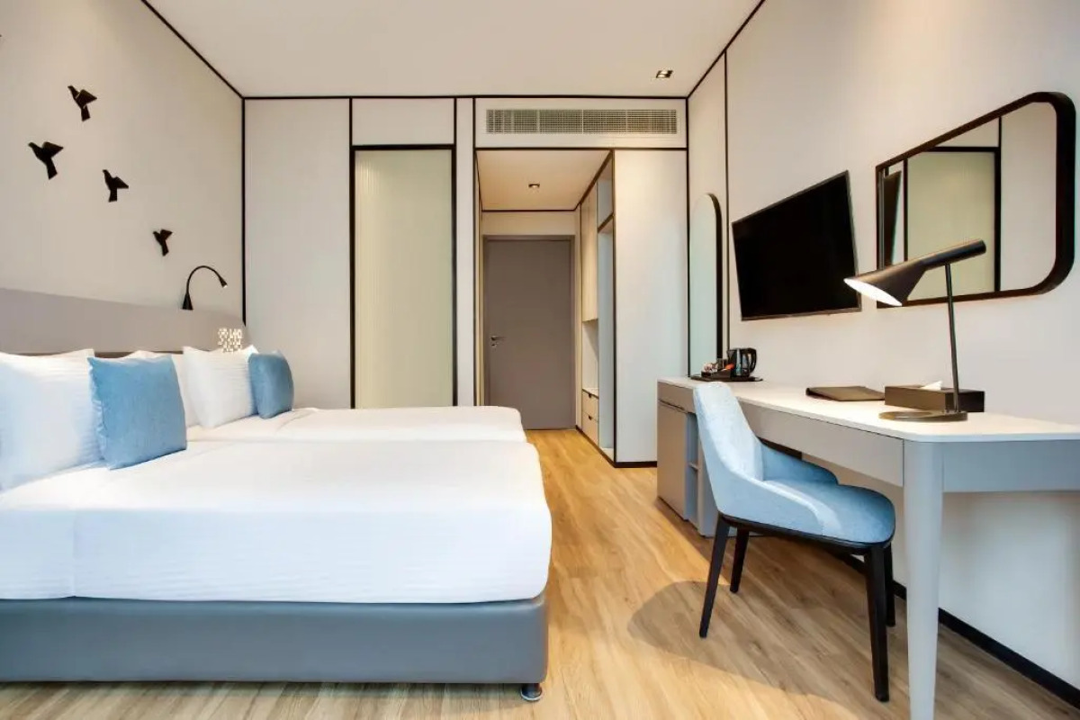 Отель Lemon Tree Hotel Jumeirah Dubai