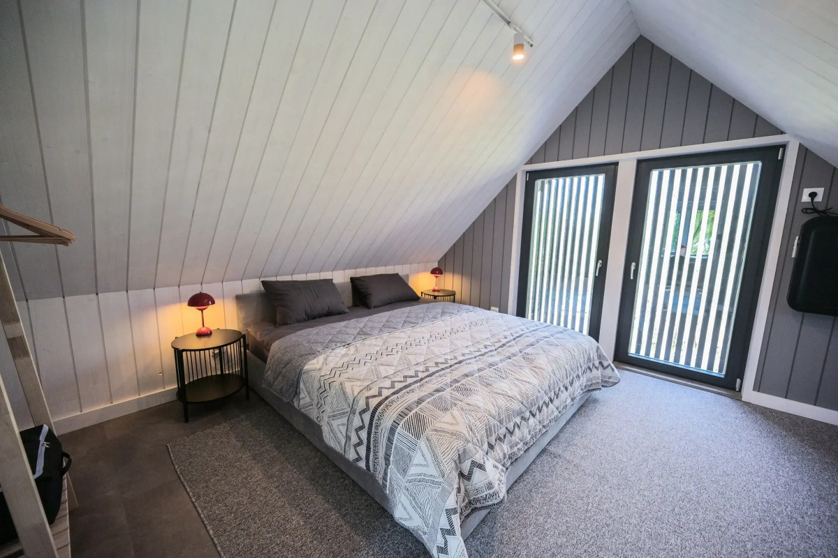 Барнхаус ЗвенДзен Mix 78 black Кики и Зизи