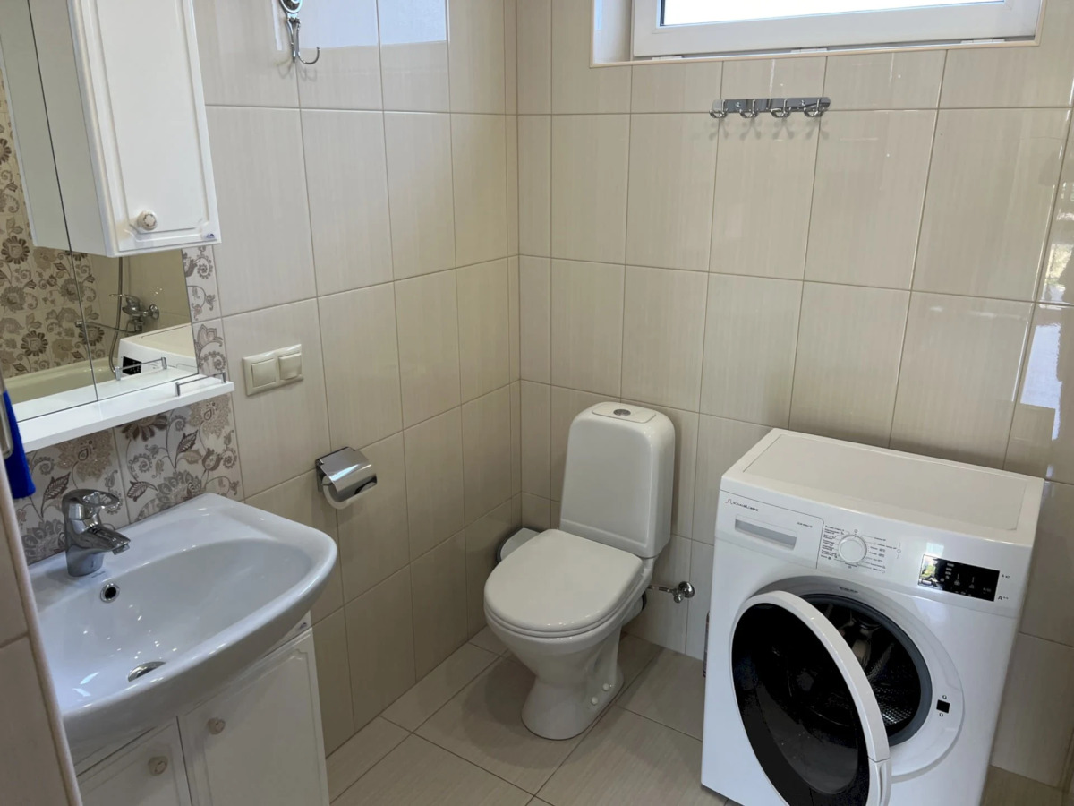 Частный Дом 120 2 Комнатный Этаж с Кухней