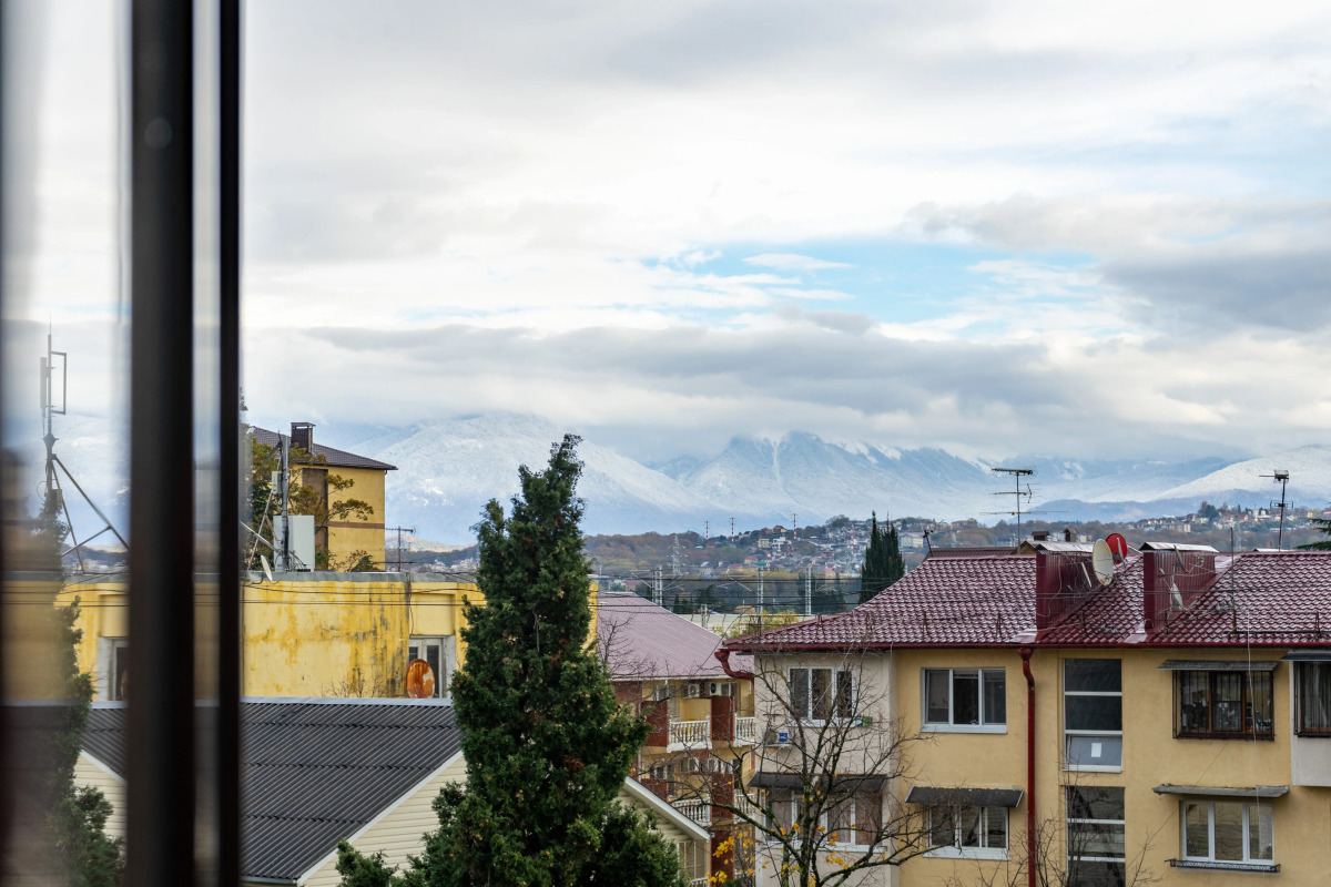 Квартира Комфортная студия на 5м этаже с видом на горы