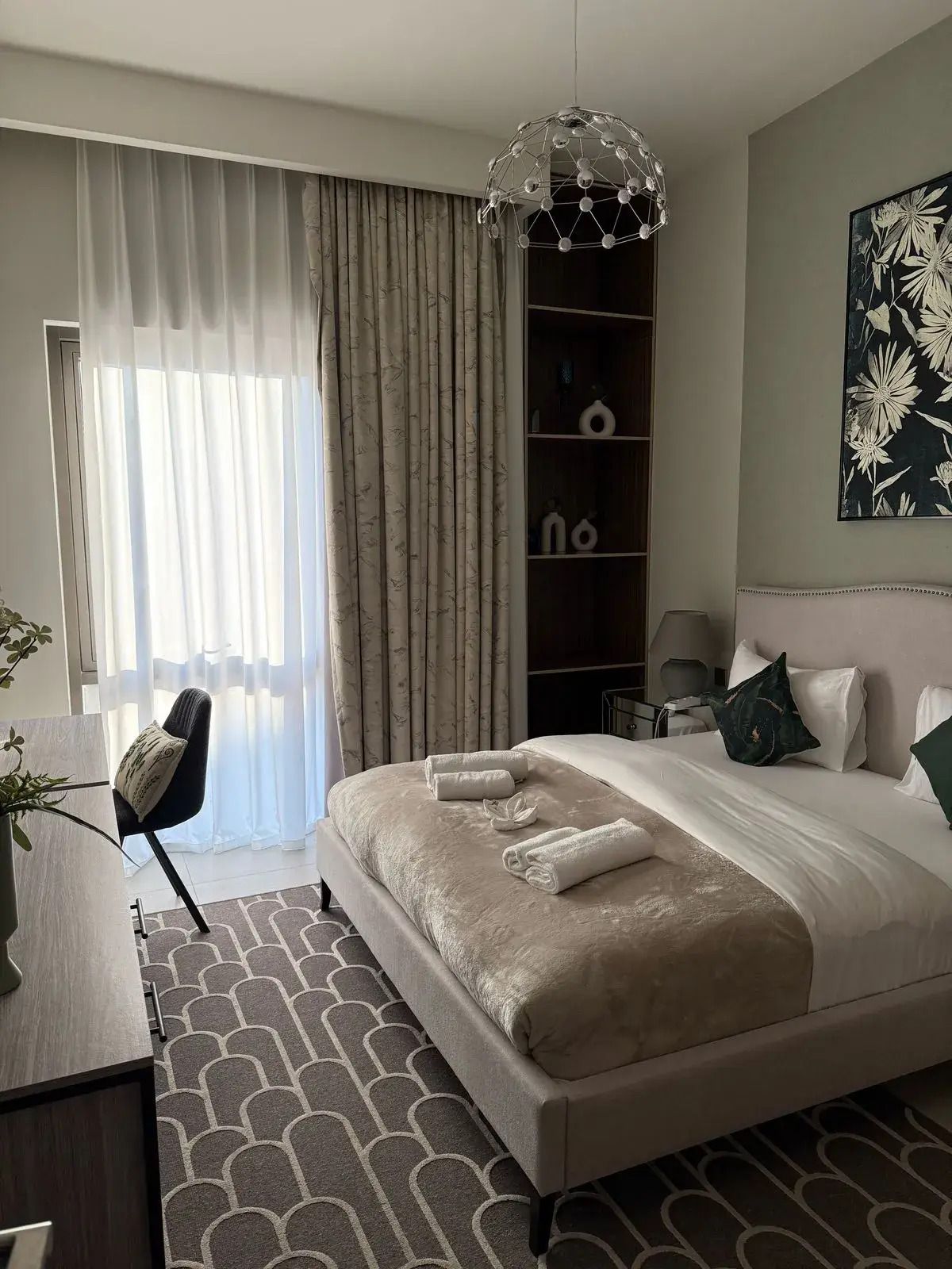 Апартаменты Сozy 1BR at Vida Residences Creek Beach