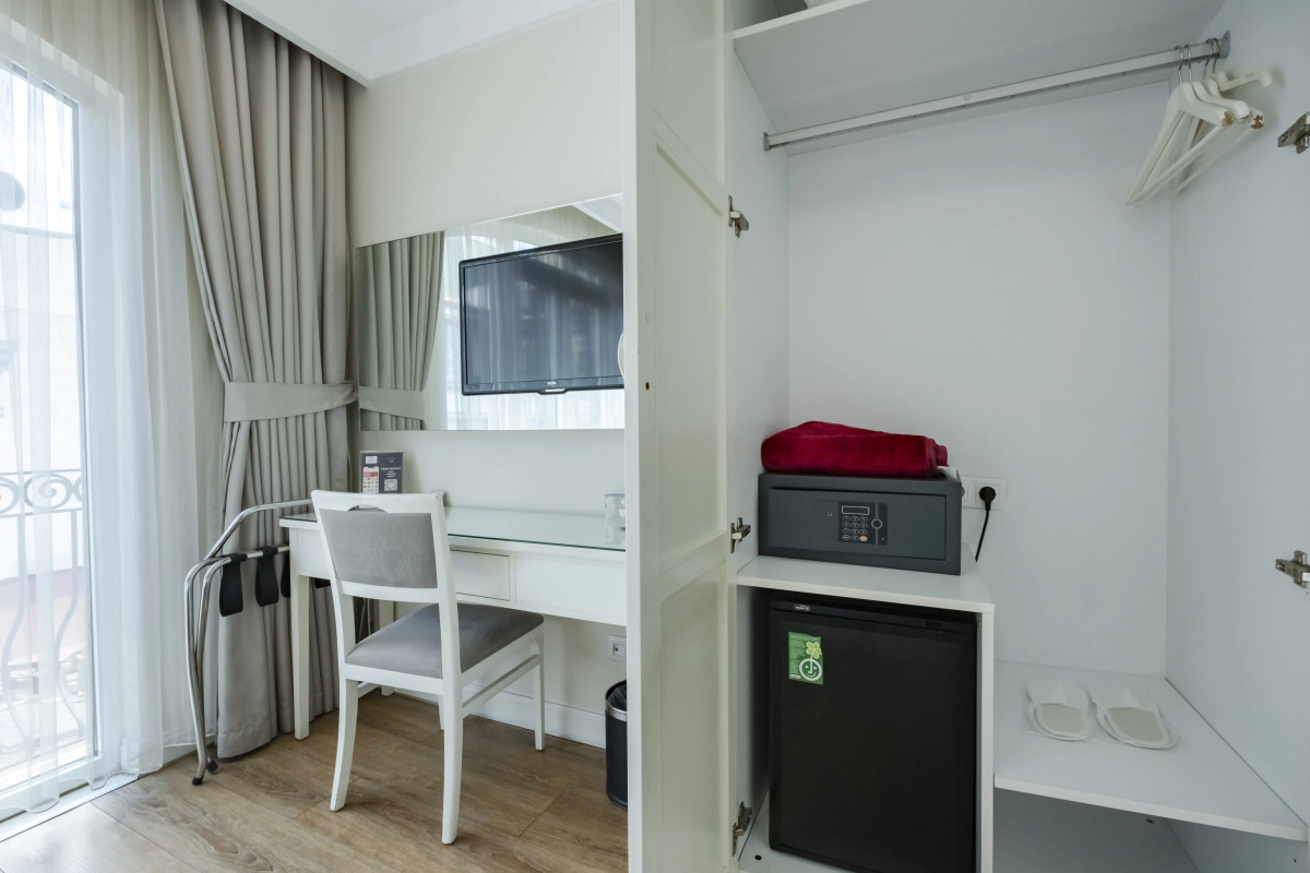 Отель Ten Rooms Istanbul Hotel
