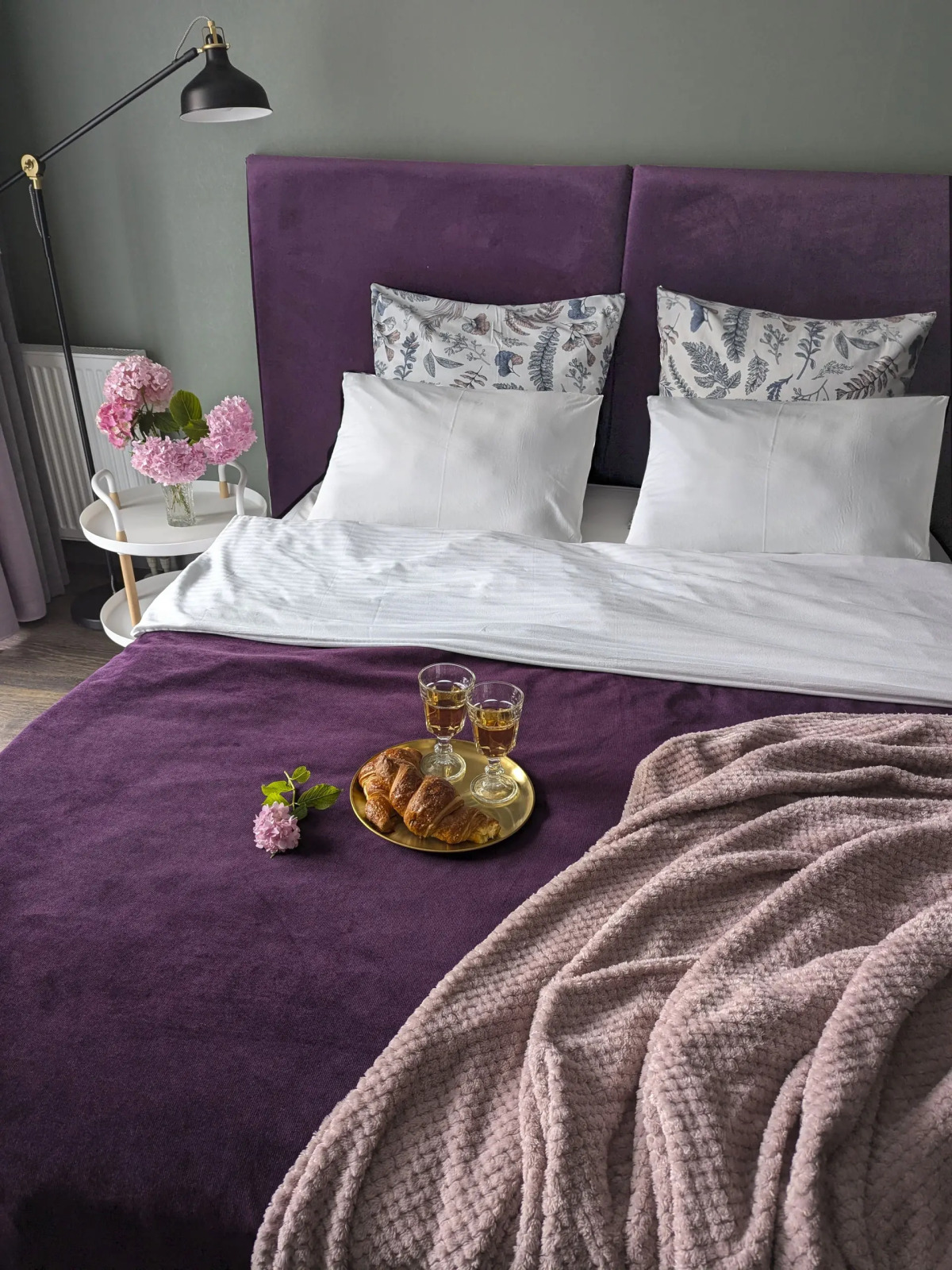 Апартаменты 2х-комнатная квартира в шаге от Верхнего озера