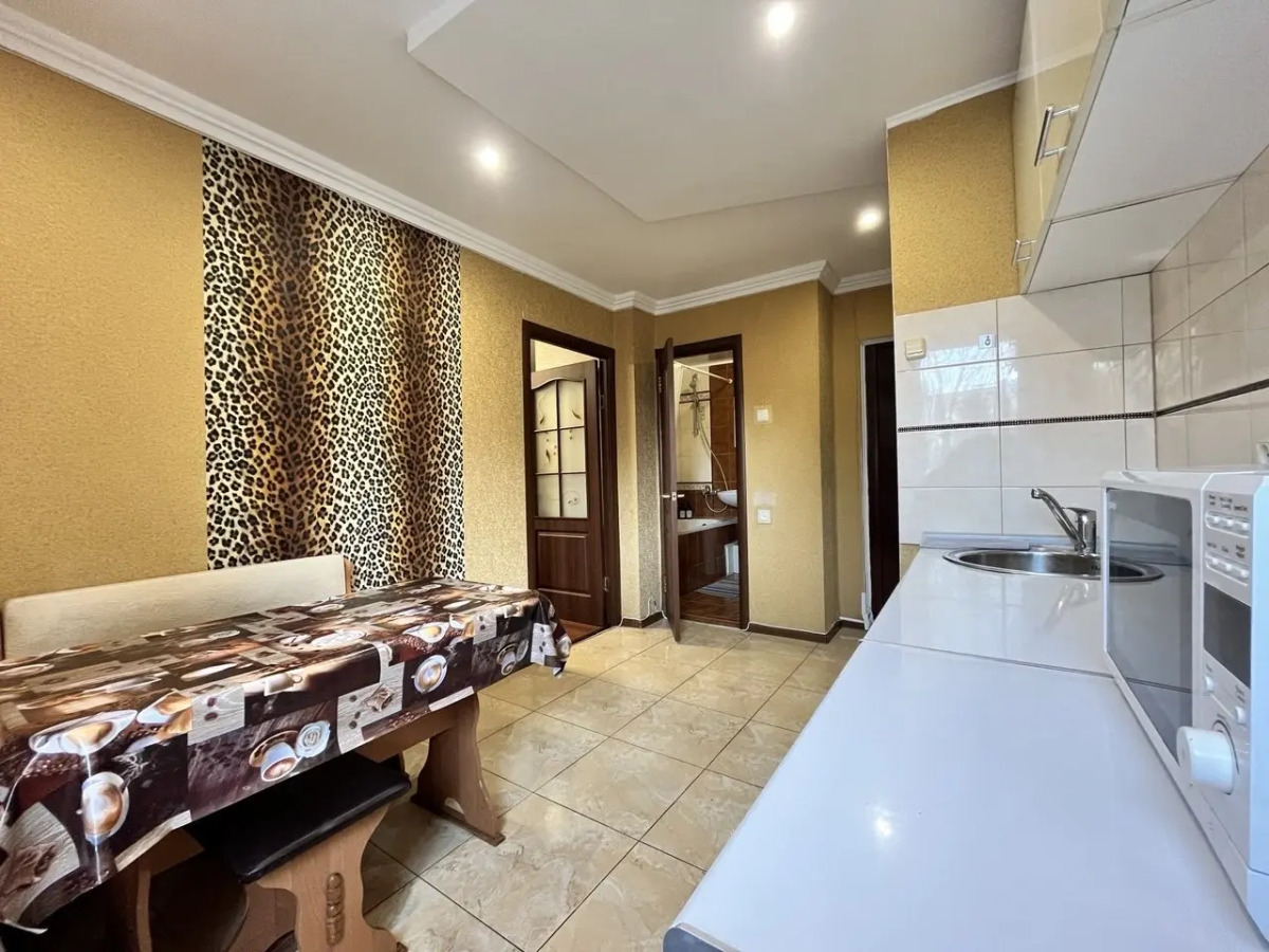 Квартира проспект Октябрьской Революции 40/4-2