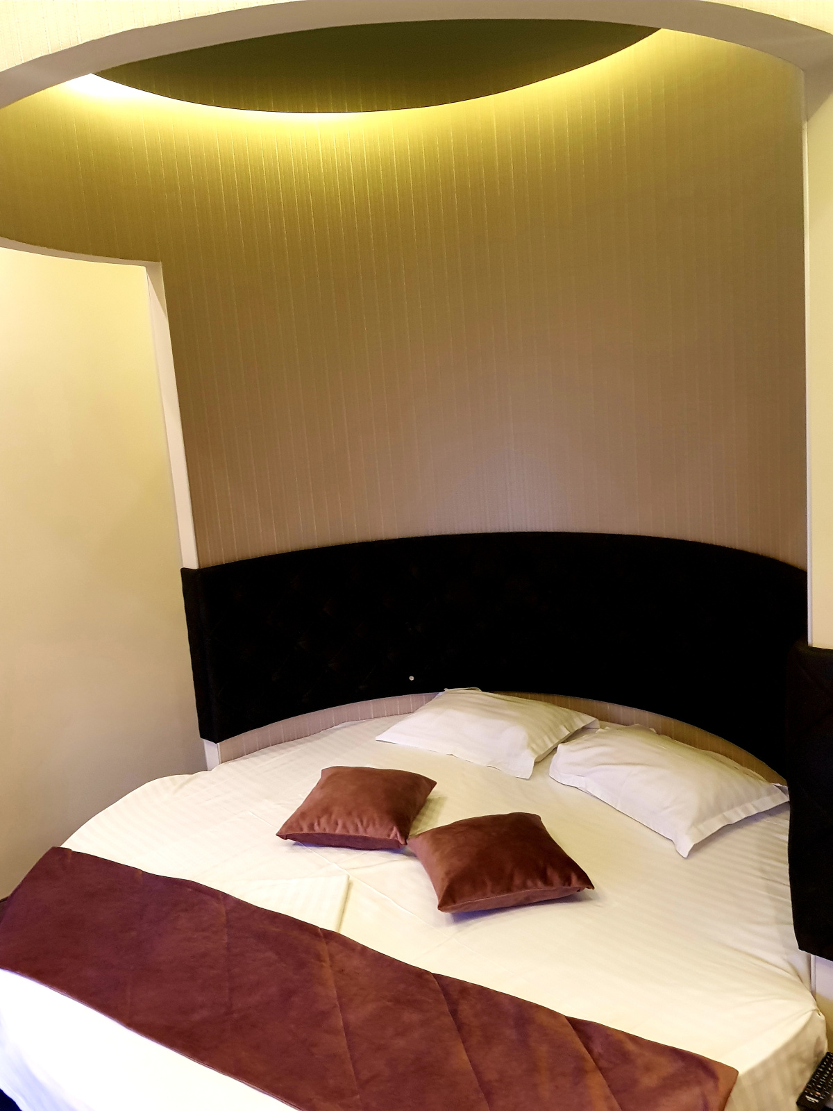 Отель Roma Yerevan & Tours