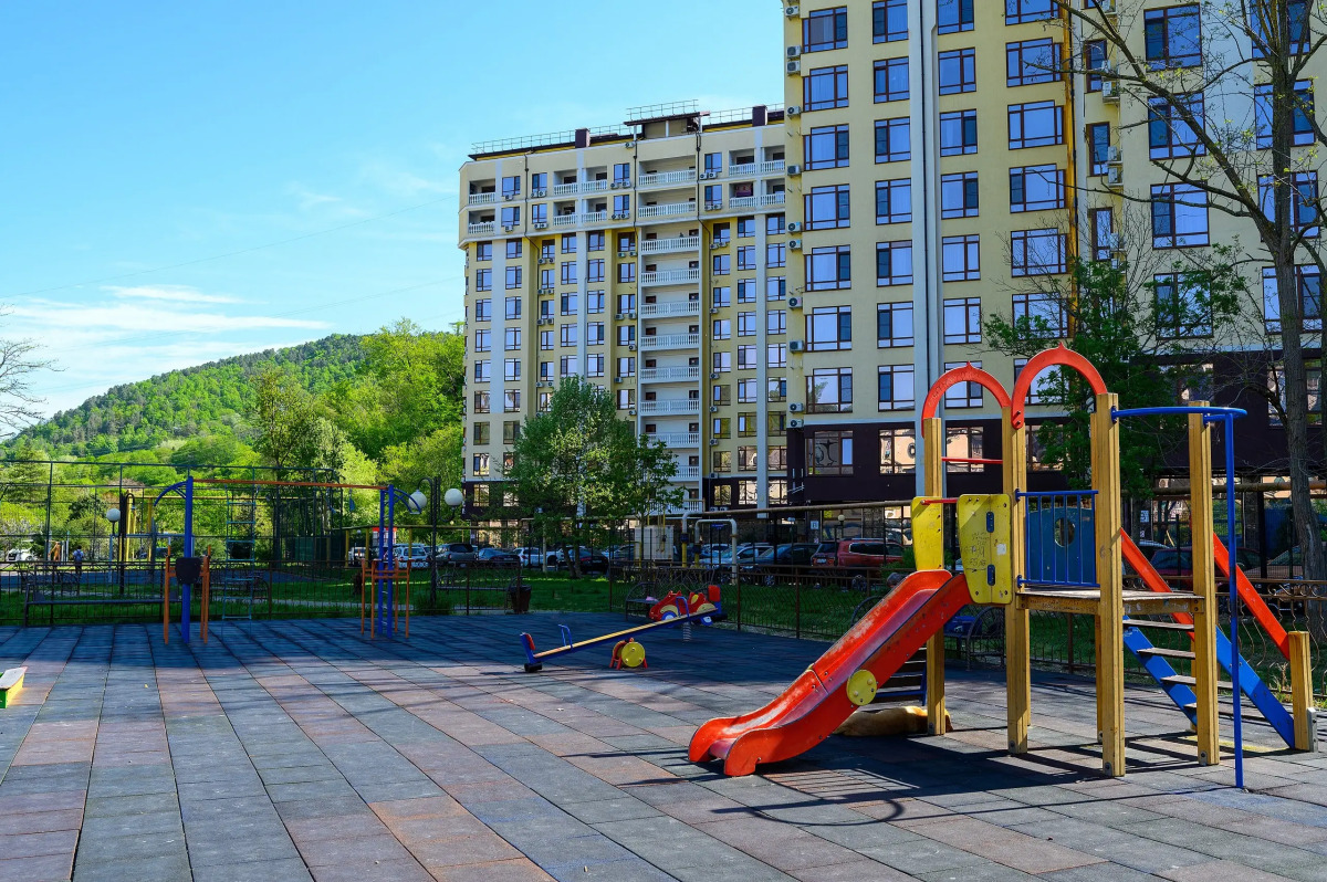 Просторная стильная квартира с видом на горы. Кватро 43