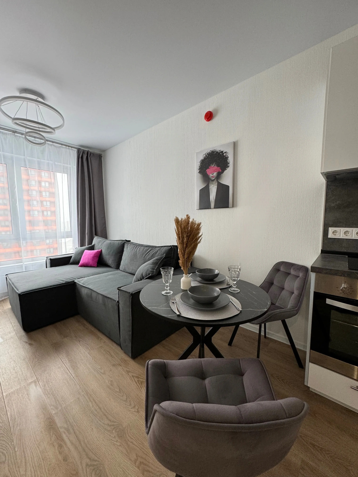 Уютная и Стильная Квартира с Панорамным Видом