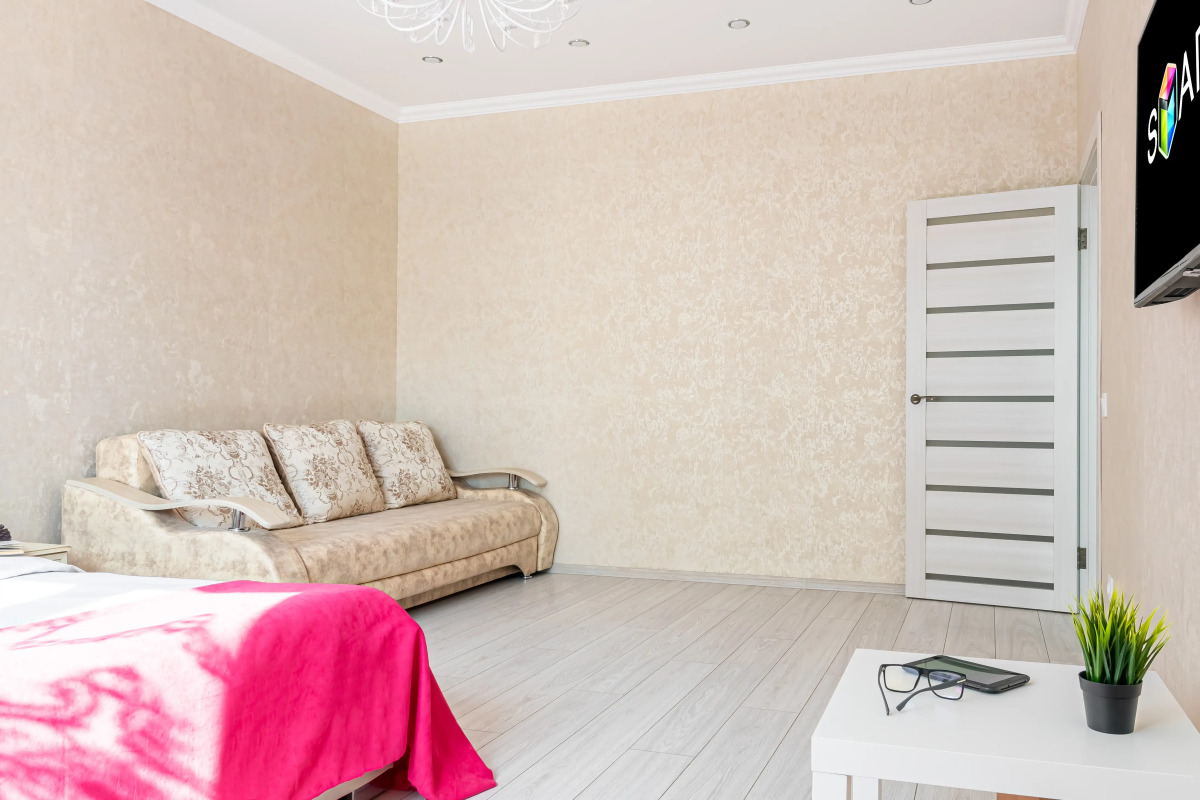 Апартаменты на 17 этаже в светлых тонах с видом на ЖК Тургенев , ФМР, Smart TV, комфорт и стиль by Depart Apart