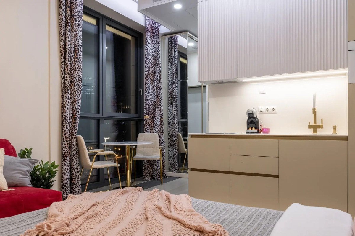 Апартаменты Алис в Алкон Тауэр 912