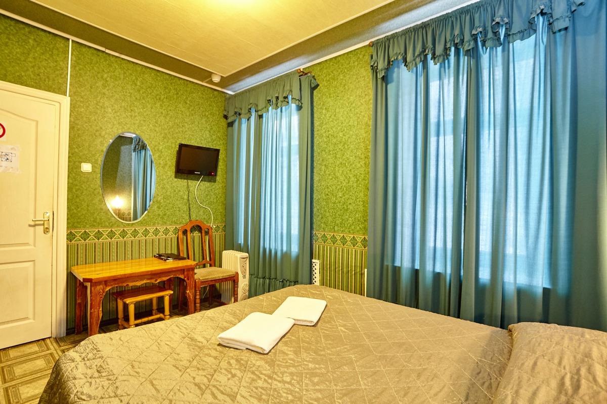 Отель Белое и Черное