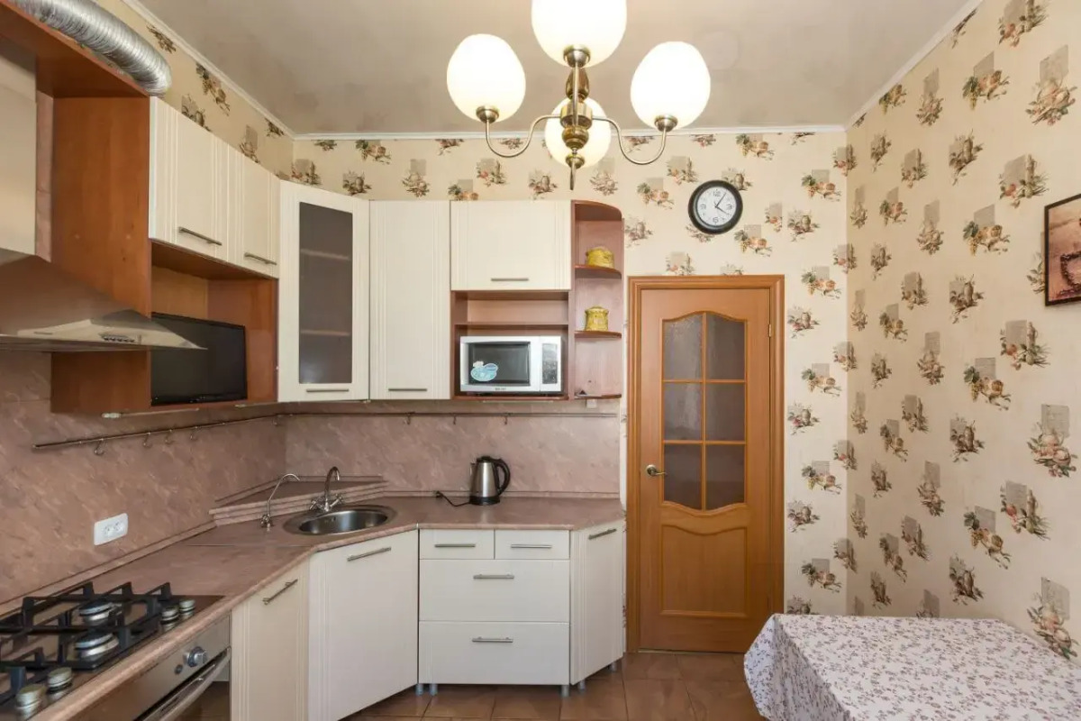 Квартира Типанова 16