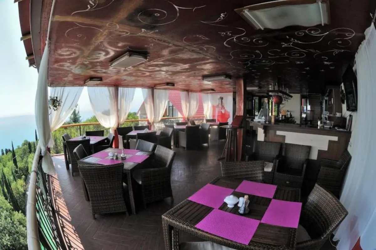 Веселый Хотэй