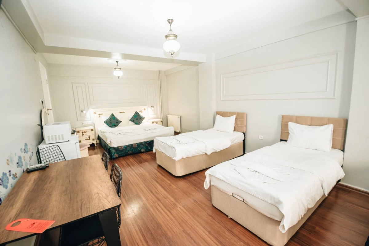 Отель Safran Suites