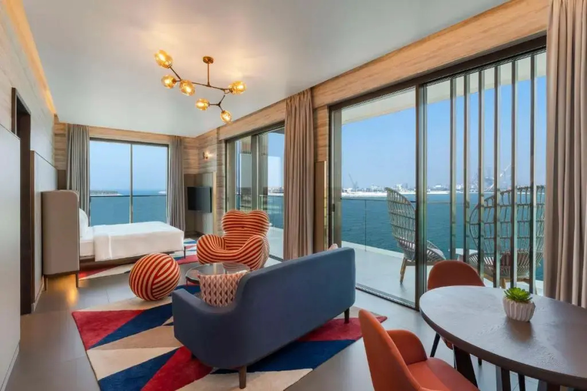 Отель Hyatt Centric Jumeirah Dubai