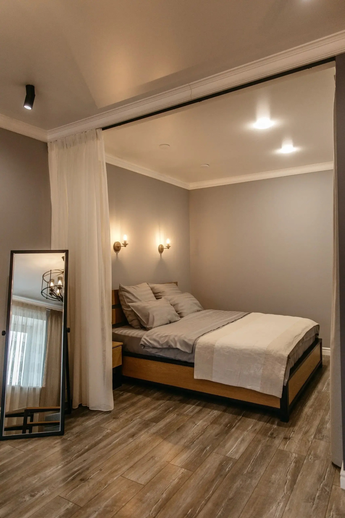 Студия на Ивана Сусанина 41