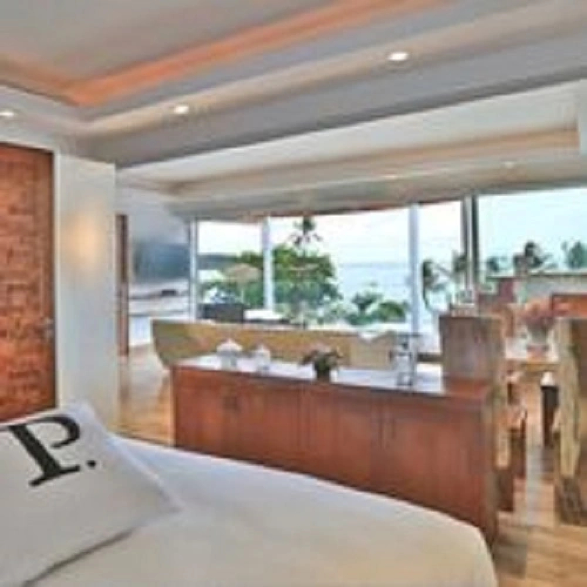 Отель The Privilege Ezra Beach Club