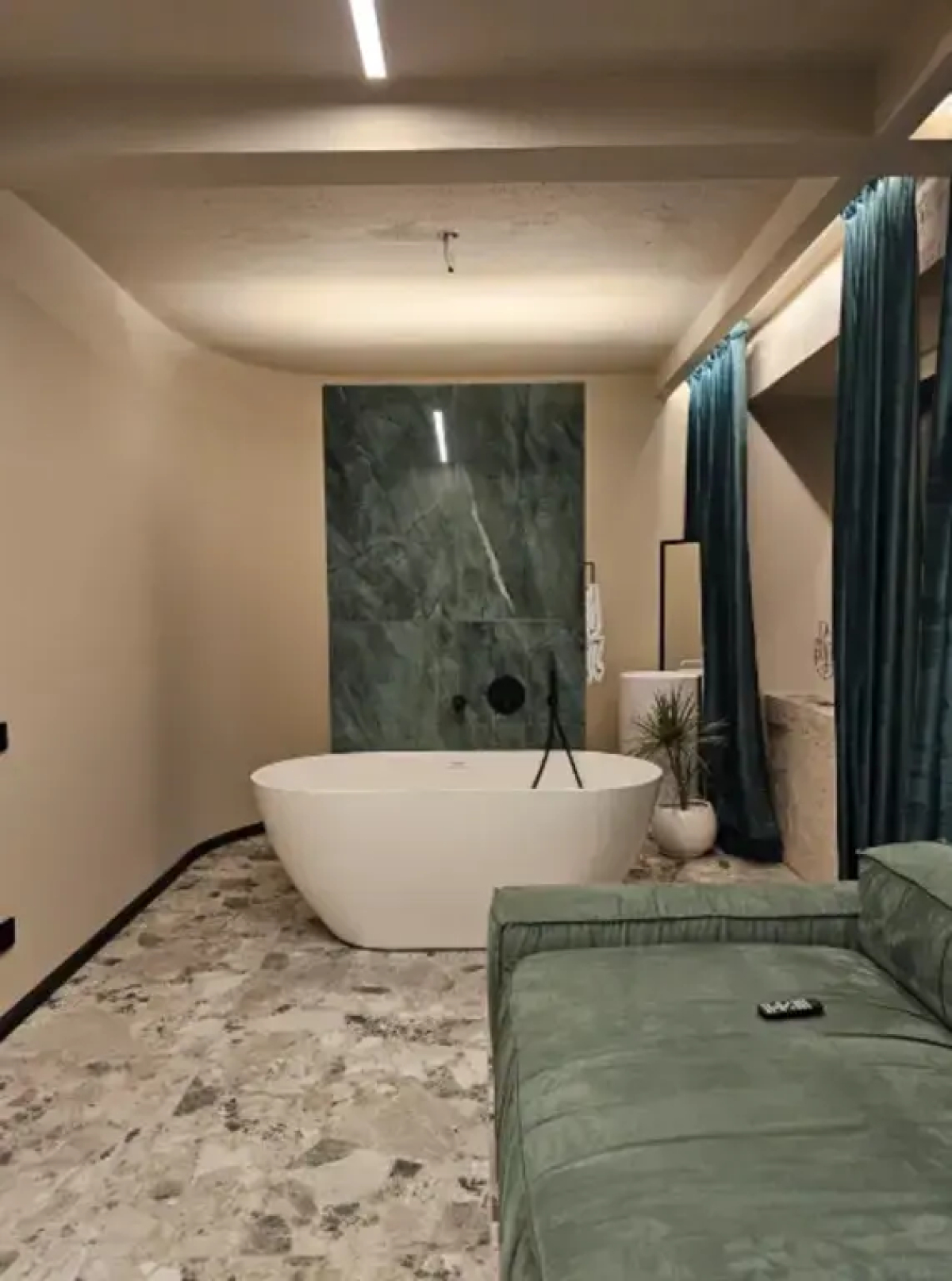 Квартира Двухкомнатная 25 Октября улица 39