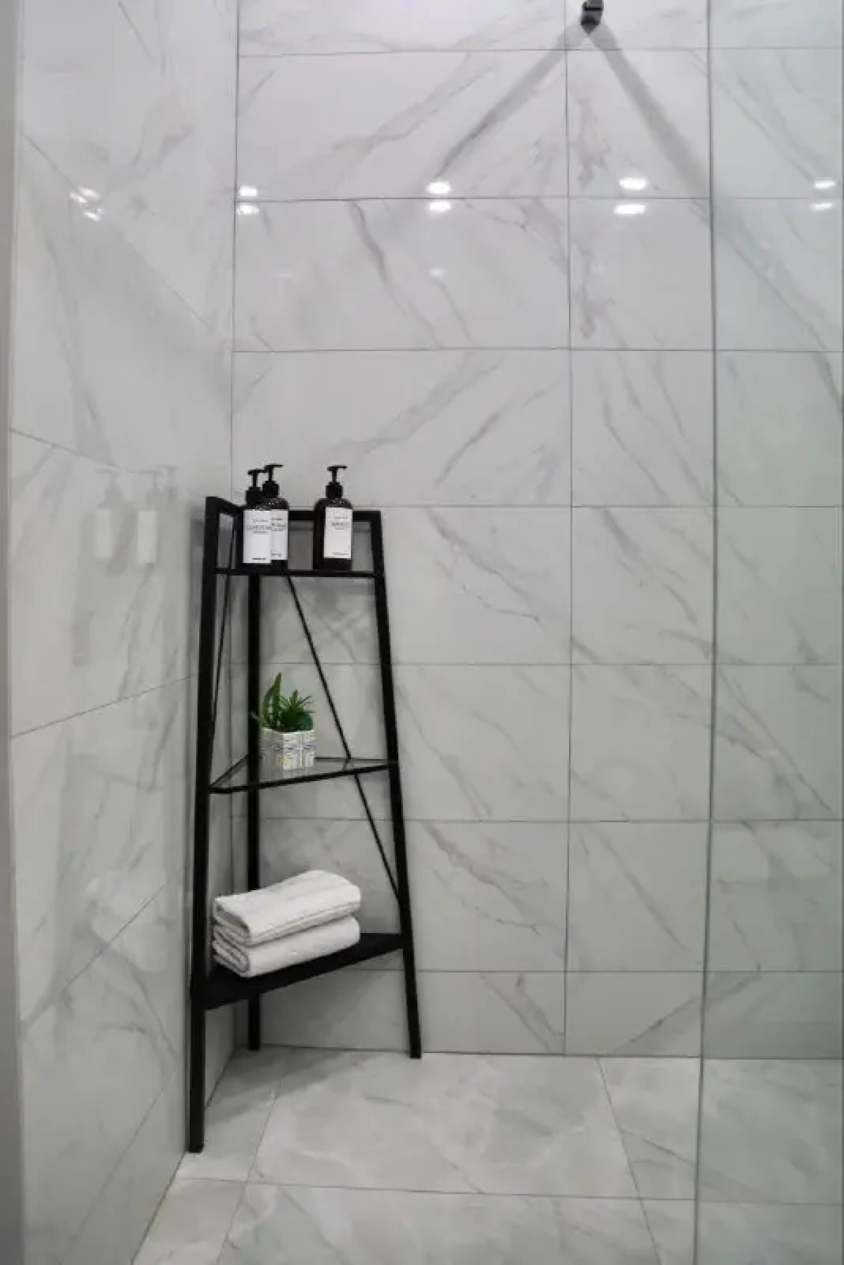 Квартира Flatirini с панорамными окнами в новом ЖК 1