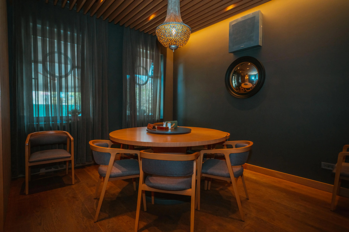 Отель Leon Boutique Hotel 4