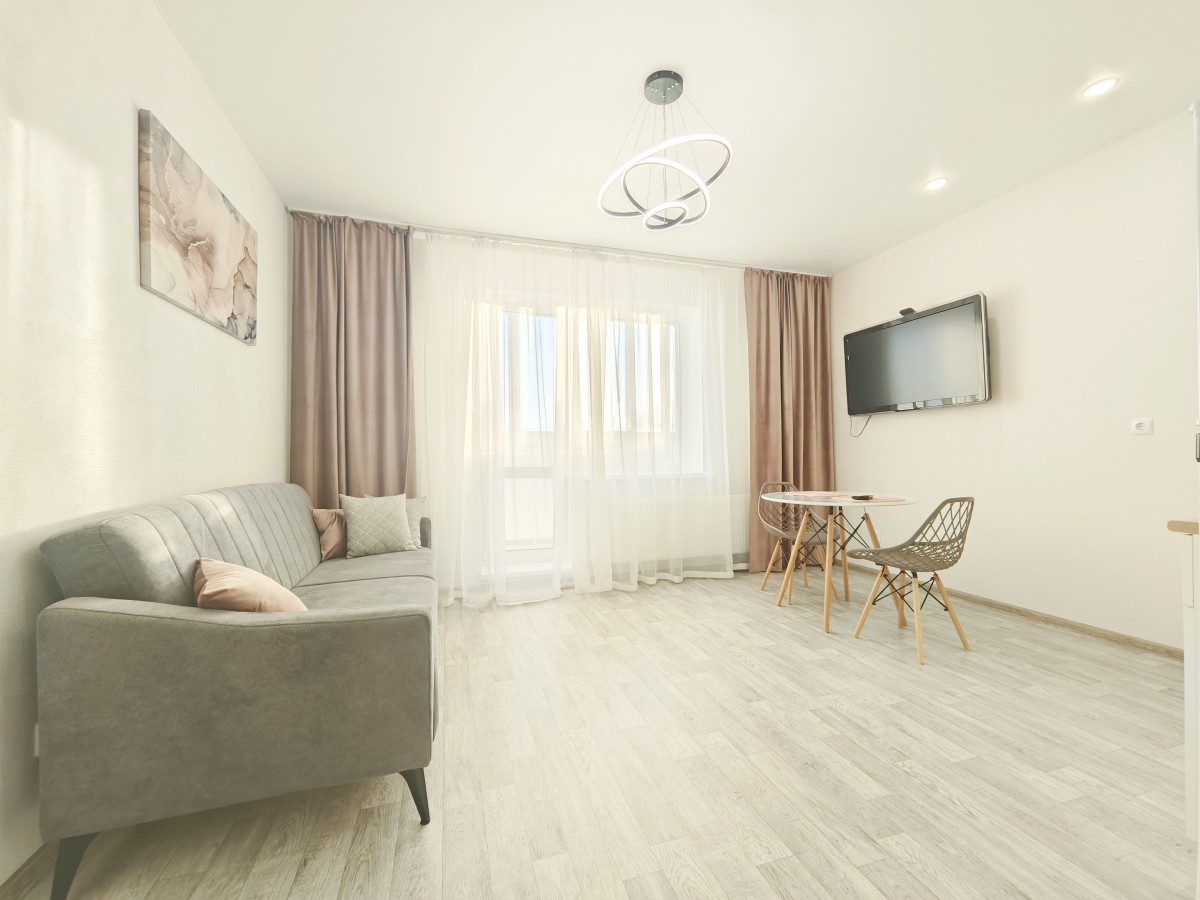 Квартира комфортные Ивана Захарова 18/2