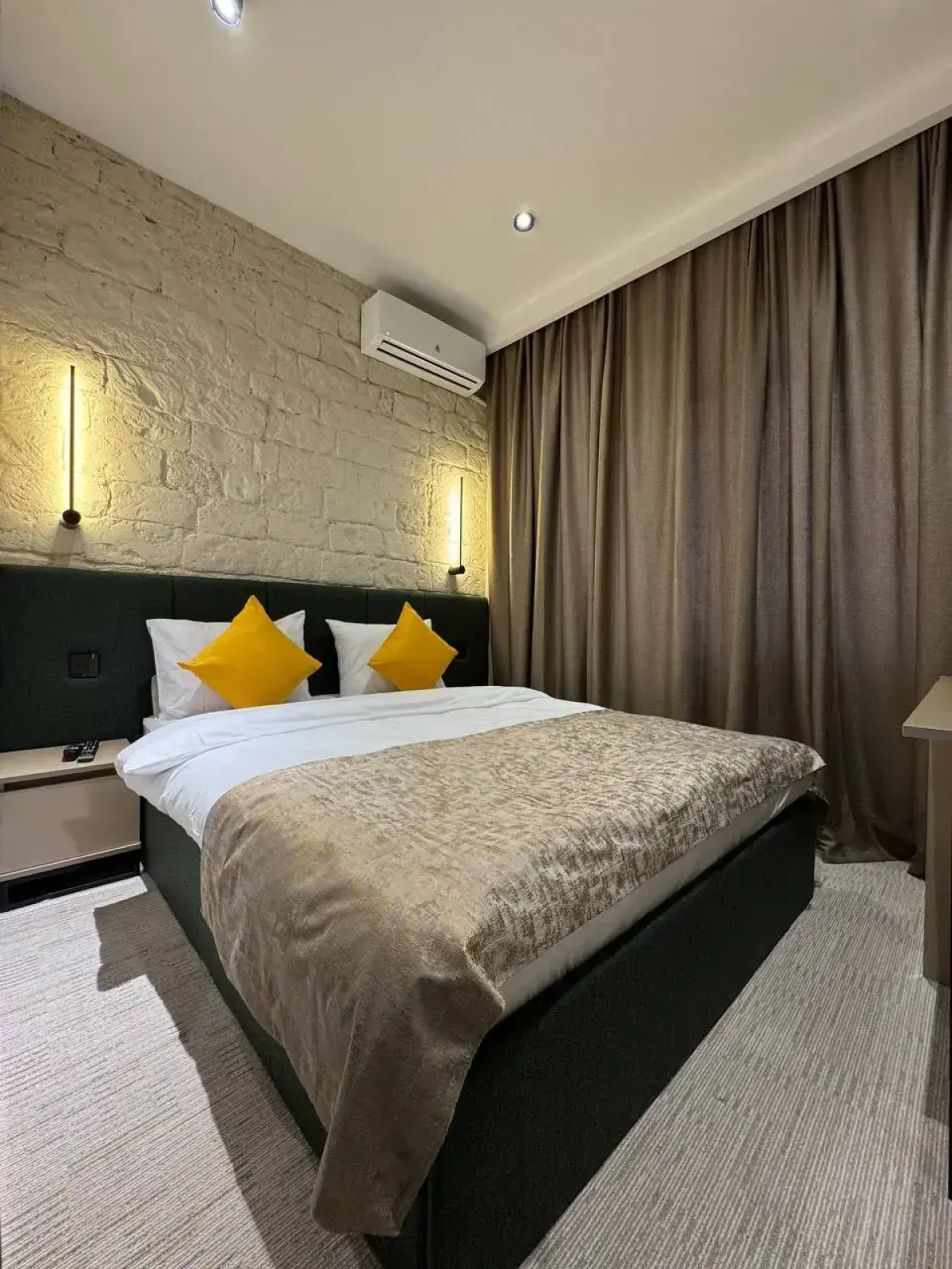 Отель Twelve Inn