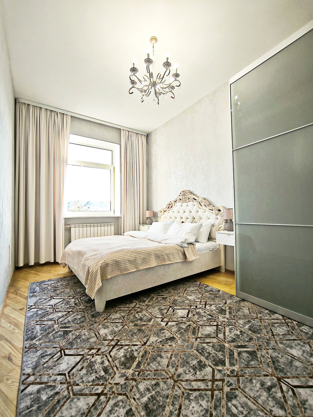 Апартаменты Центр Легендарный Дом под Шпилем | Огромная Трёшка