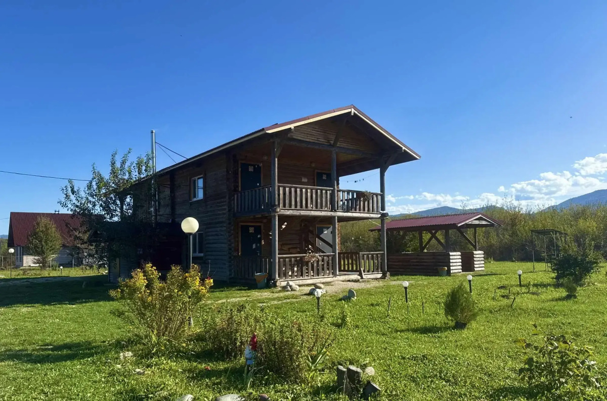 Thach from Travel Hotels Entourage