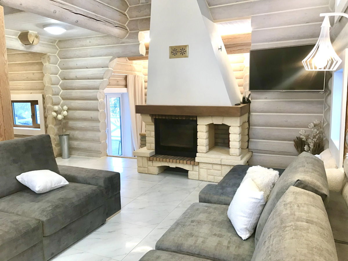 Шале на Скале с Видом на Озеро