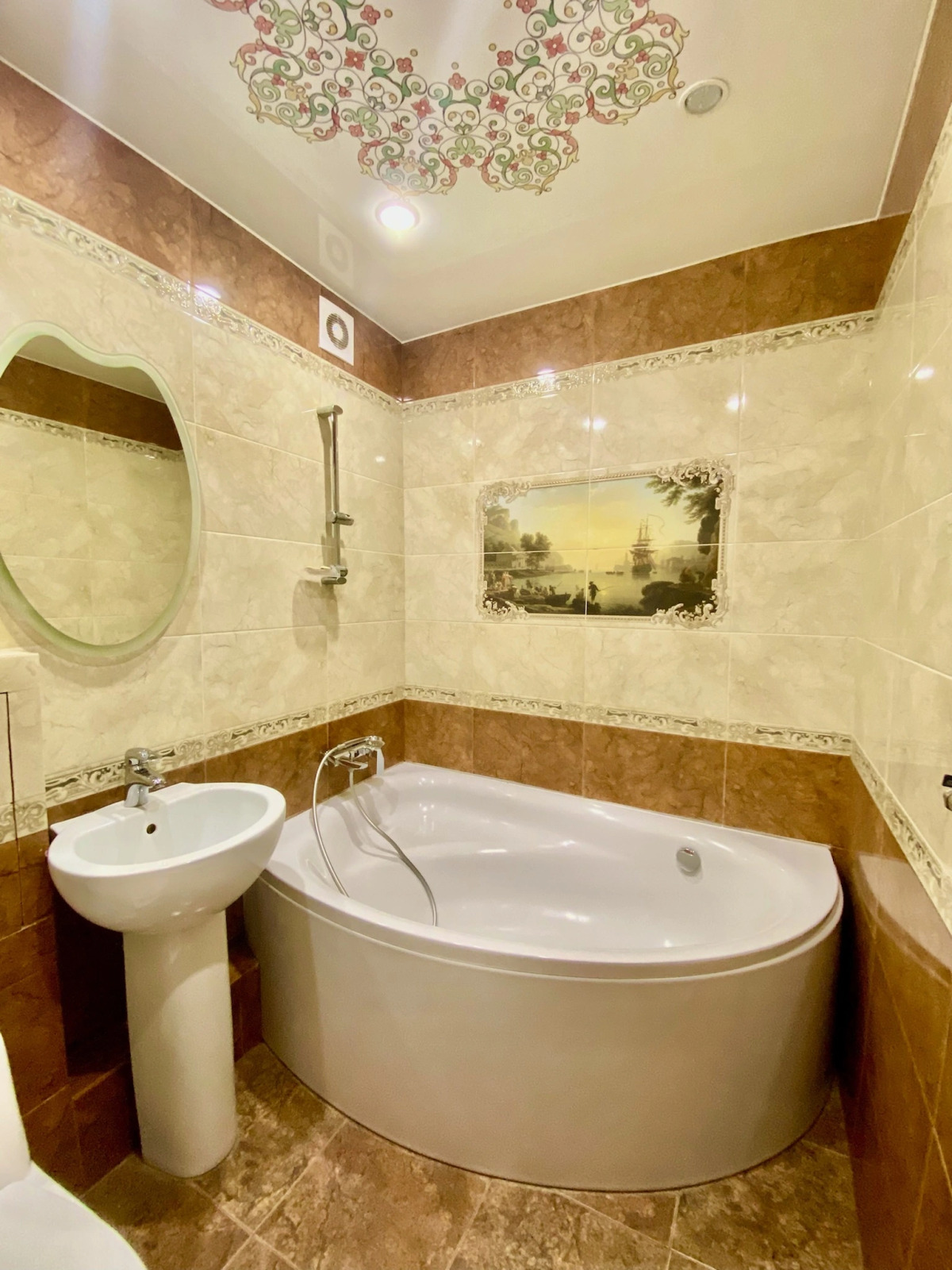 Двухкомнатная квартира на набережной