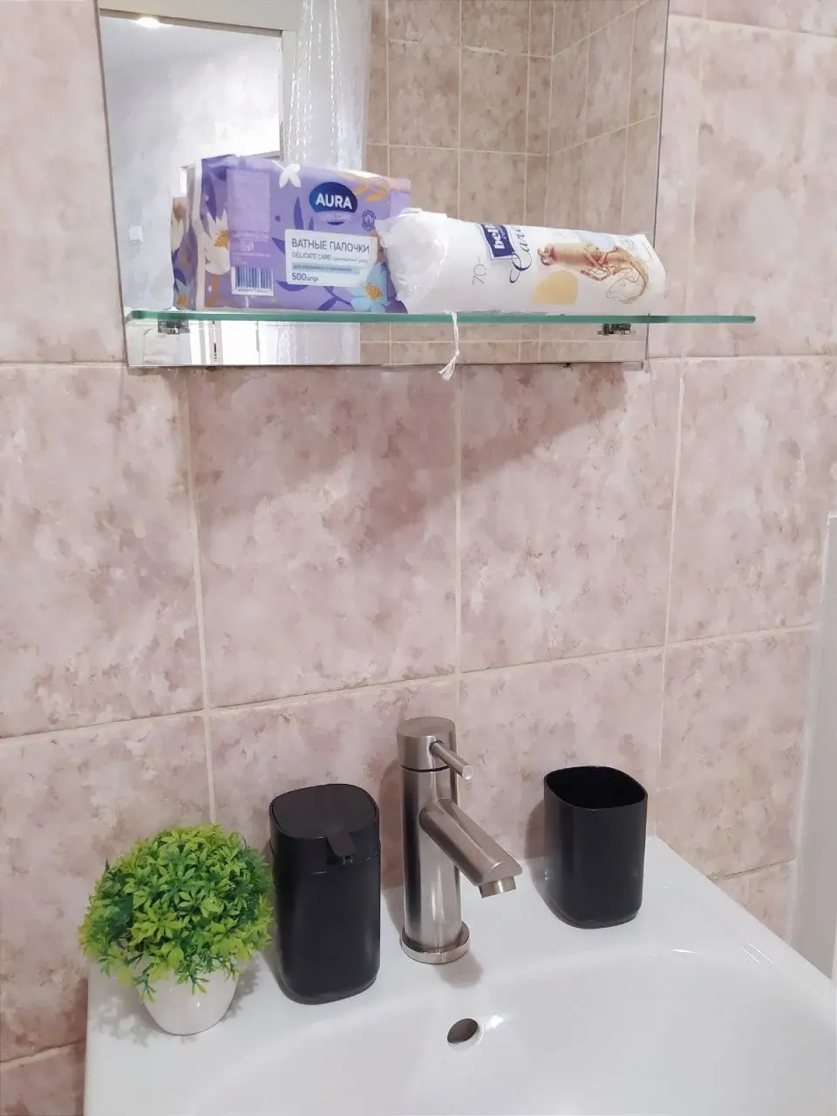 Квартира Просторная однокомнатная на ул. Ньютона