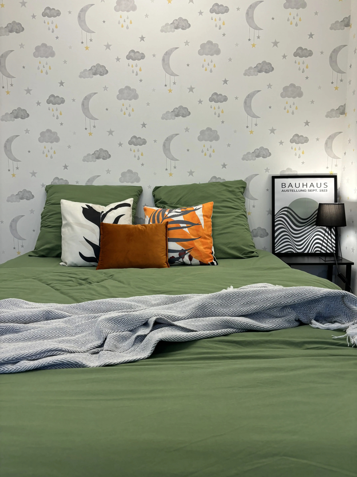 Квартира Яркая у Парка Швейцария