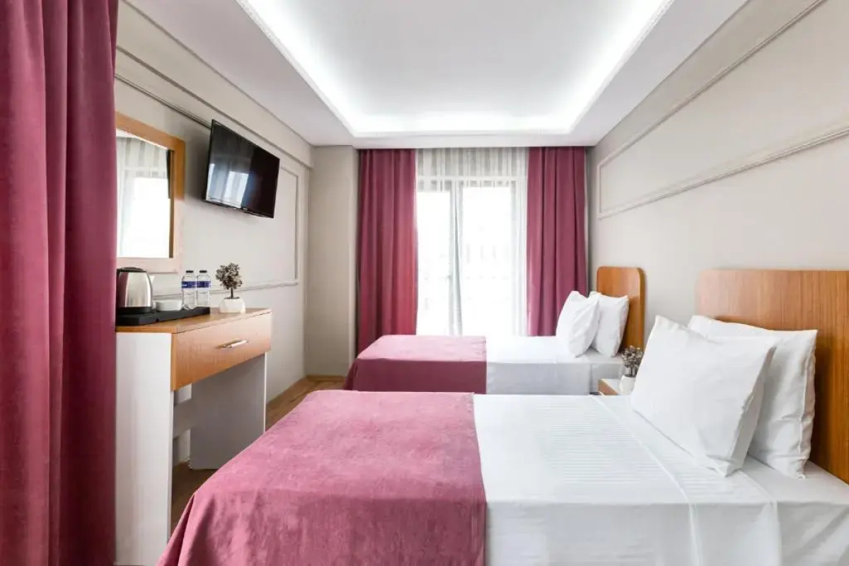 Ria Suites Hotel