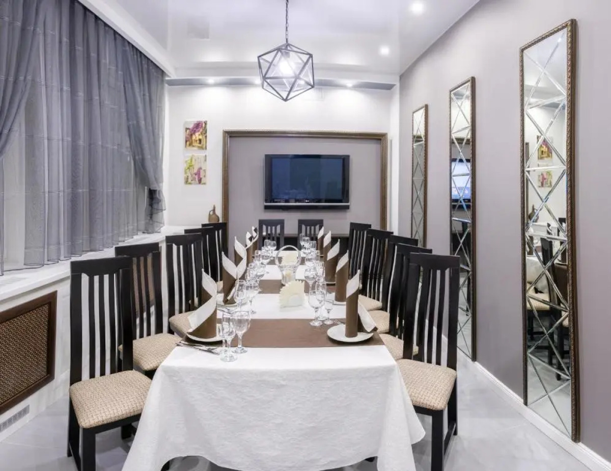 Отель Славия