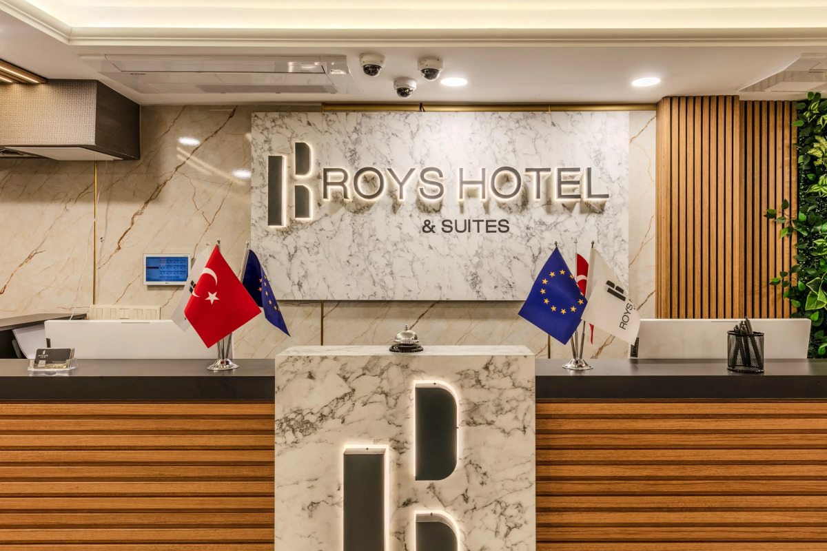 Отель Roys Hotel & Suites