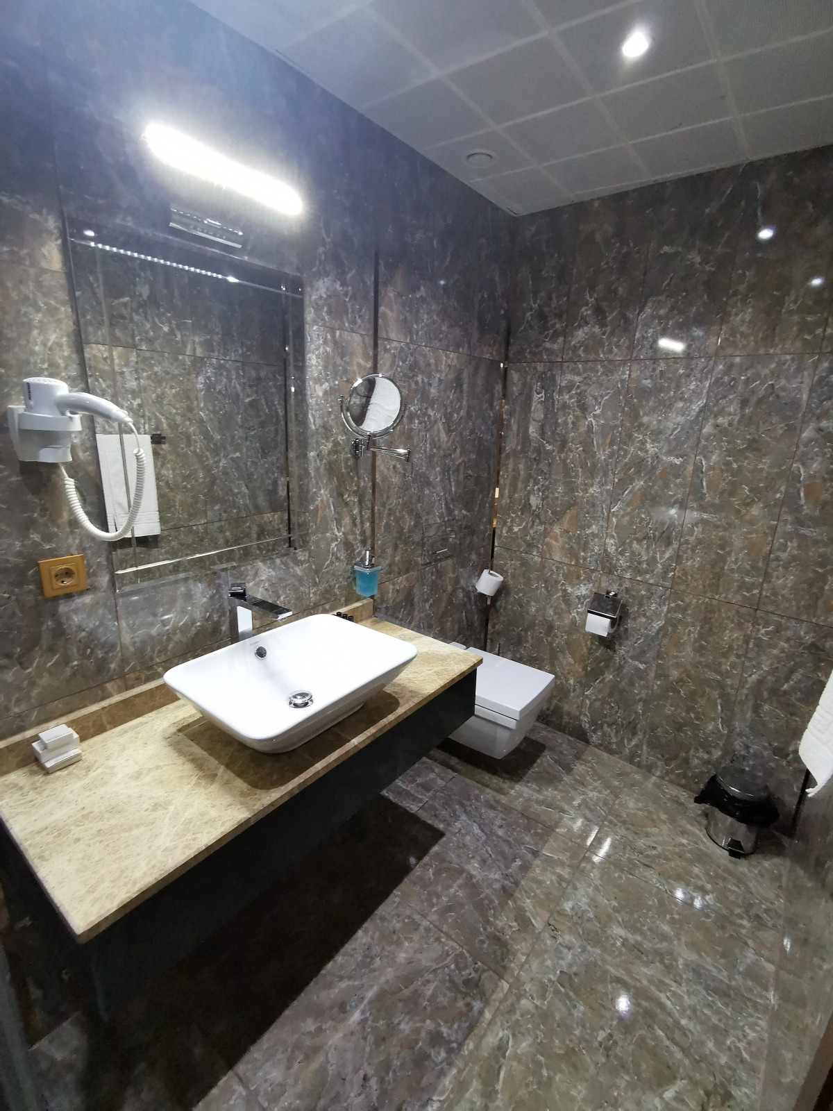 Отель Perapolis