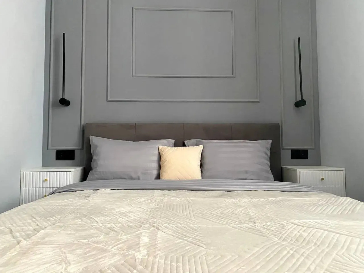 Апартаменты трехкомнатные рядом с набережной