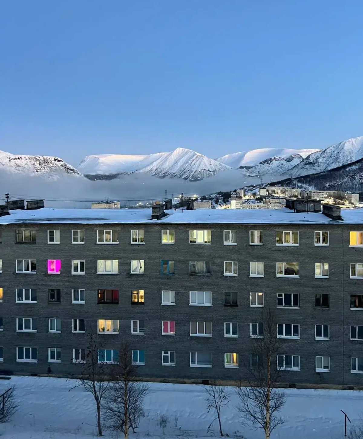 Квартира Уютная 2-к с Потрясающим Видом на Горы и Озеро