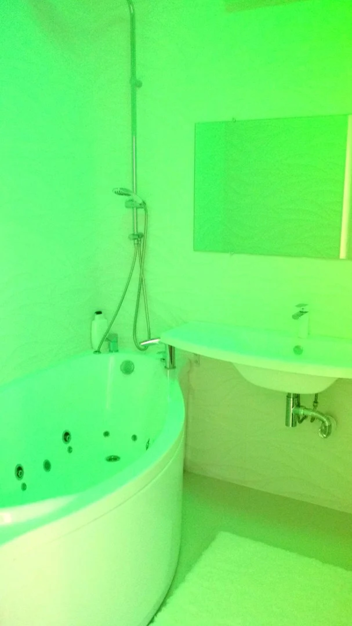 Апартаменты Белая Романтическая Студия с Панорамным Видом