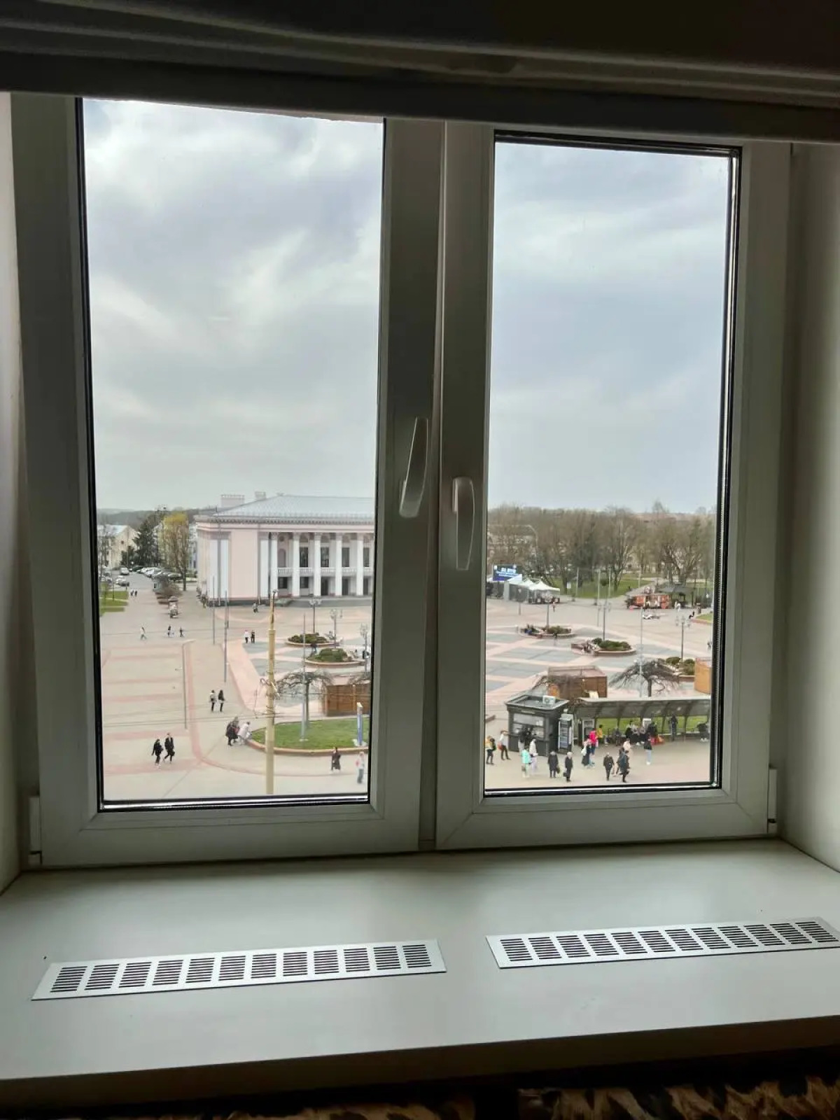 Апартаменты SILVER от CityRent с видом на площадь