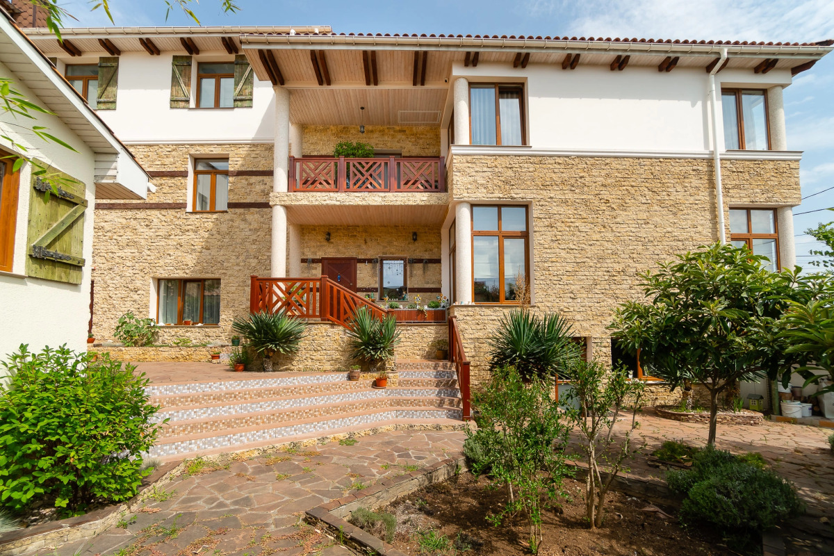 Отель Рахиль